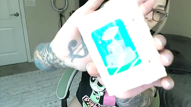 nativepumpkin95 online show from January 2025 04:54:01 AM