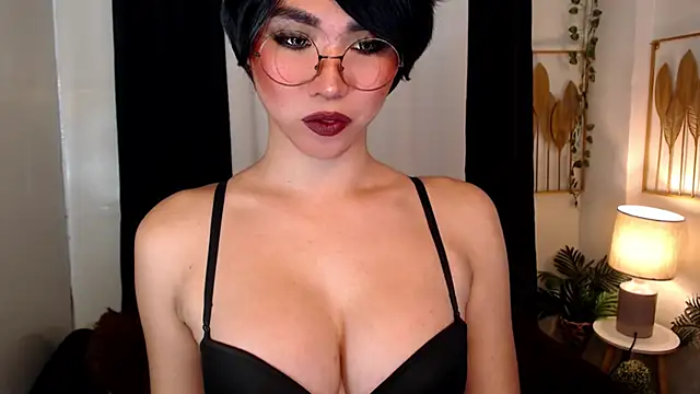 Snapshot of sahara_ts chatting on December 2024 03:35:01 AM sahara ts online show from December 2024 03:35:01 AM