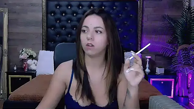 PlayfulElla online show from October 2025 04:43:02 AM