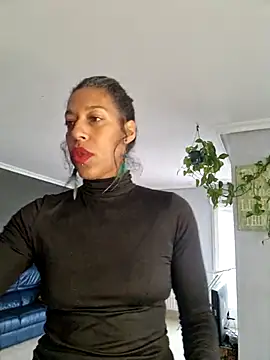 Snapshot of Goldenlace chatting on November 2025 11:20:02 AM Goldenlace online show from November 2025 11:20:02 AM