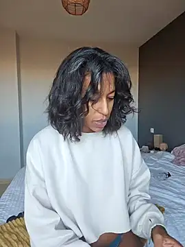 Snapshot of Goldenlace chatting on November 2025 10:50:02 AM Goldenlace online show from November 2025 10:50:02 AM