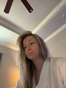 Snapshot of Vivian_MayXxX chatting on March 2026 06:56:01 PM Vivian MayXxX online show from March 2026 06:56:01 PM