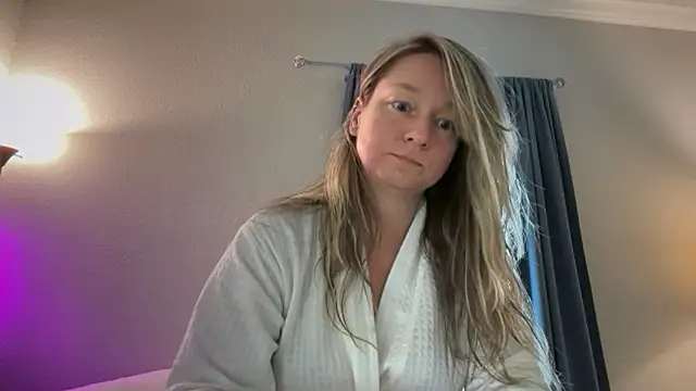 Snapshot of Vivian_MayXxX chatting on March 2026 05:35:01 PM Vivian MayXxX online show from March 2026 05:35:01 PM