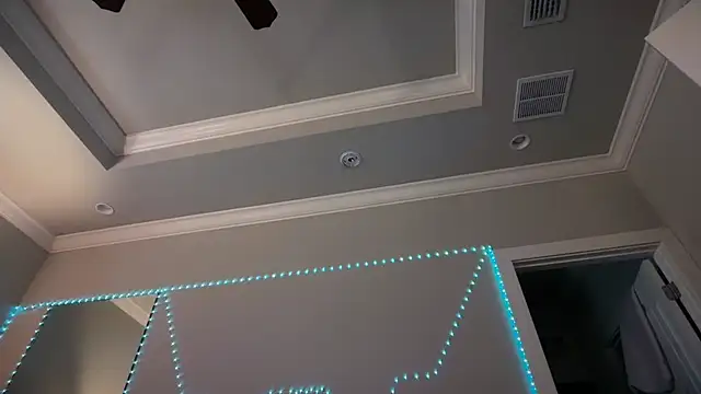 Snapshot of Vivian_MayXxX chatting on April 2026 09:05:02 PM Vivian MayXxX online show from April 2026 09:05:02 PM