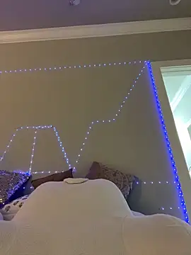 Snapshot of Vivian_MayXxX chatting on May 2026 01:57:16 AM Vivian MayXxX online show from May 2026 01:57:16 AM