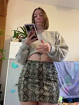 Snapshot of Daisy_Michto_Officiel chatting on December 2024 02:11:01 PM Daisy Michto Officiel online show from December 2024 02:11:01 PM