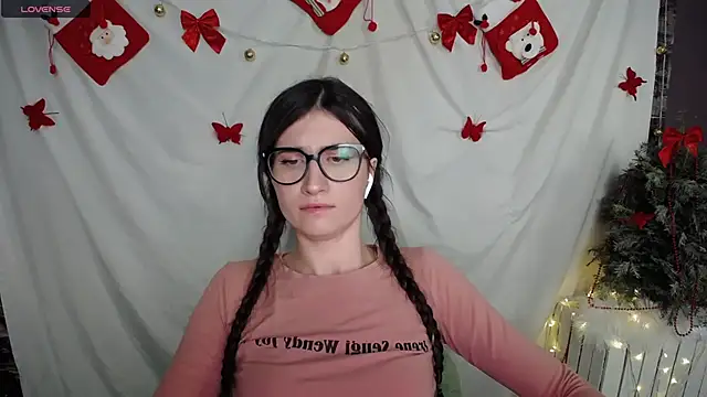 Snapshot of MaryEm976 chatting on December 2024 09:00:01 AM MaryEm976 online show from December 2024 09:00:01 AM