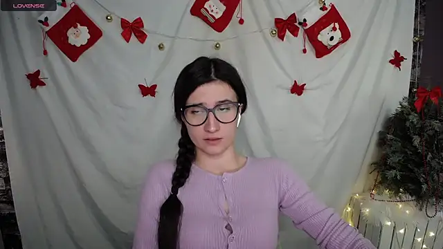 Snapshot of MaryEm976 chatting on December 2024 09:33:02 AM MaryEm976 online show from December 2024 09:33:02 AM