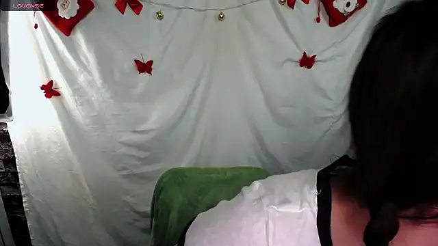 Snapshot of MaryEm976 chatting on January 2025 08:46:02 AM MaryEm976 online show from January 2025 08:46:02 AM