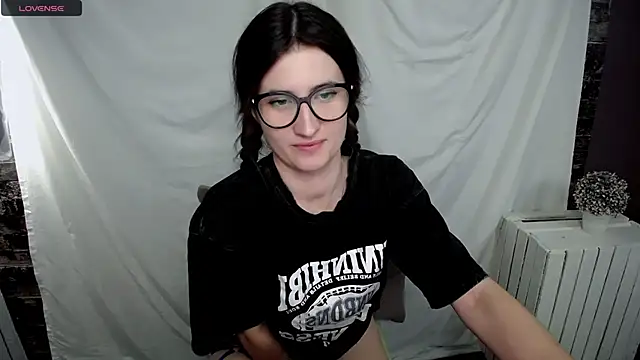 Snapshot of MaryEm976 chatting on January 2025 09:24:02 AM MaryEm976 online show from January 2025 09:24:02 AM