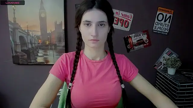 Snapshot of MaryEm976 chatting on February 2025 08:55:01 AM MaryEm976 online show from February 2025 08:55:01 AM