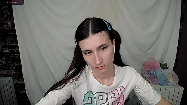 Snapshot of MaryEm976 chatting on March 2025 03:10:02 PM MaryEm976 online show from March 2025 03:10:02 PM