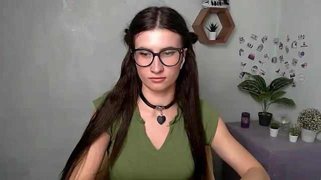 Snapshot of MaryEm976 chatting on September 2025 06:51:01 AM MaryEm976 online show from September 2025 06:51:01 AM