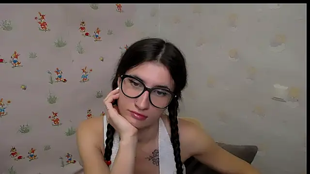 Snapshot of MaryEm976 chatting on October 2025 09:06:02 AM MaryEm976 online show from October 2025 09:06:02 AM