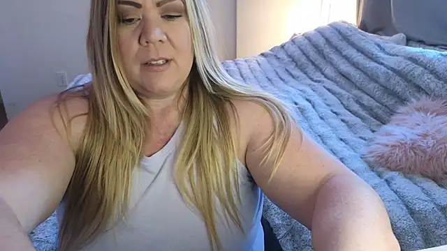 Snapshot of JESS_LOVES chatting on December 2024 05:07:02 PM JESS LOVES online show from December 2024 05:07:02 PM