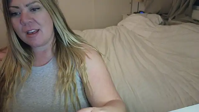 Snapshot of JESS_LOVES chatting on January 2025 04:15:01 AM JESS LOVES online show from January 2025 04:15:01 AM