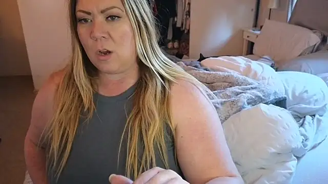 Snapshot of JESS_LOVES chatting on January 2025 11:00:01 PM JESS LOVES online show from January 2025 11:00:01 PM