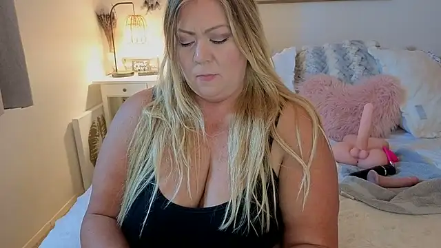 Snapshot of JESS_LOVES chatting on October 2025 06:48:01 PM JESS LOVES online show from October 2025 06:48:01 PM