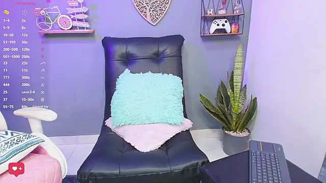 Snapshot of kateadams1 chatting on April 2026 08:14:01 PM kateadams1 online show from April 2026 08:14:01 PM