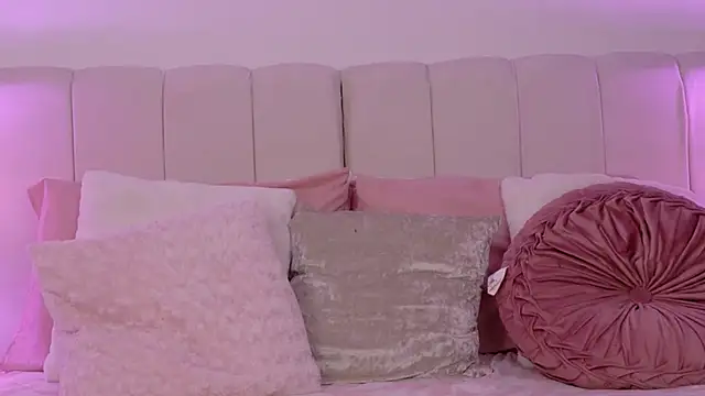 Snapshot of JanneCarter chatting on April 2026 09:31:02 PM JanneCarter online show from April 2026 09:31:02 PM