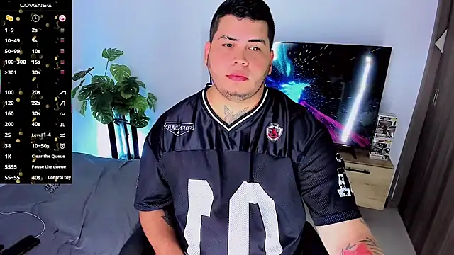 Snapshot of Thomas_chubbyxhot chatting on April 2026 02:46:02 AM Thomas chubbyxhot online show from April 2026 02:46:02 AM