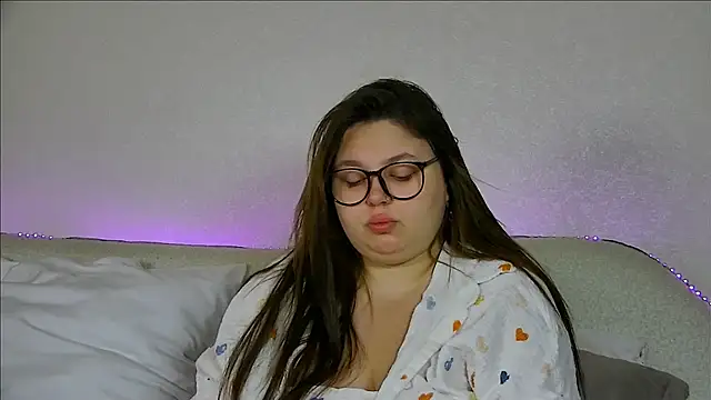 Snapshot of LillianKim chatting on September 2025 06:33:02 PM LillianKim online show from September 2025 06:33:02 PM