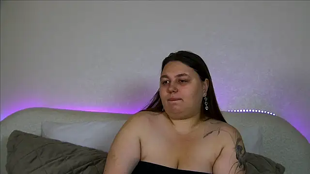 Snapshot of LillianKim chatting on October 2025 06:22:02 AM LillianKim online show from October 2025 06:22:02 AM