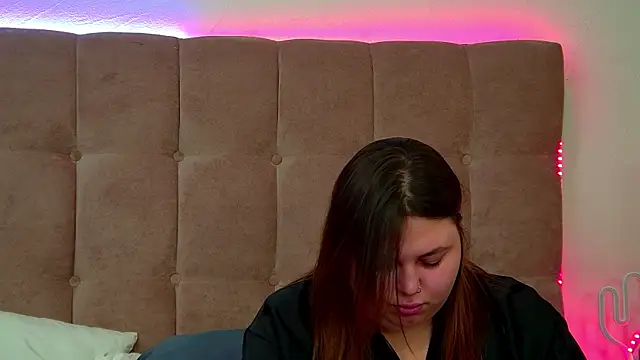 Snapshot of LillianKim chatting on October 2025 06:40:02 PM LillianKim online show from October 2025 06:40:02 PM