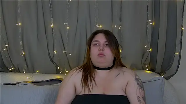 Snapshot of LillianKim chatting on October 2025 06:30:02 PM LillianKim online show from October 2025 06:30:02 PM