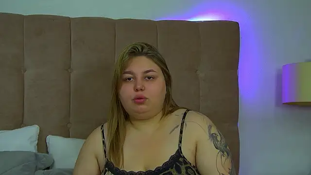 Snapshot of LillianKim chatting on November 2025 06:31:02 PM LillianKim online show from November 2025 06:31:02 PM