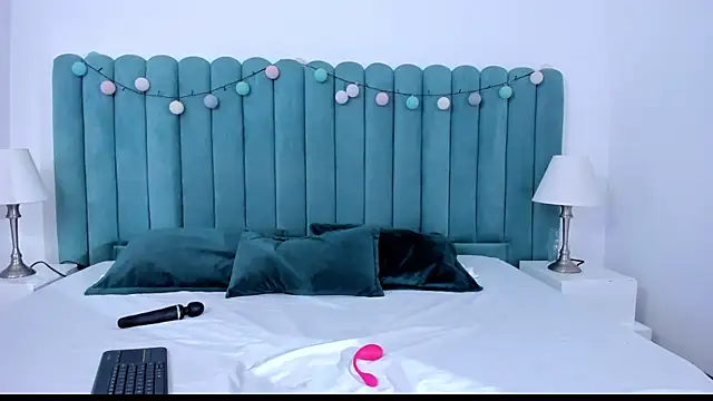 marianaaguii online show from December 2024 11:48:01 AM