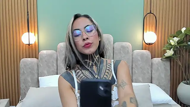 Snapshot of NicoleBlum chatting on March 2025 01:40:01 PM NicoleBlum online show from March 2025 01:40:01 PM