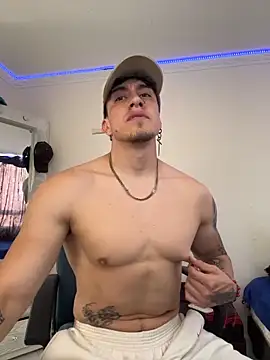 strongboy  online show from February 2026 06:14:01 PM