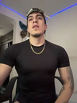 strongboy  online show from February 2026 06:06:02 PM