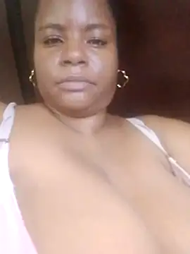 Snapshot of bigtitssxx chatting on May 2026 12:29:01 AM bigtitssxx online show from May 2026 12:29:01 AM