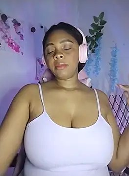 Snapshot of collegechica chatting on October 2025 07:15:01 AM collegechica online show from October 2025 07:15:01 AM