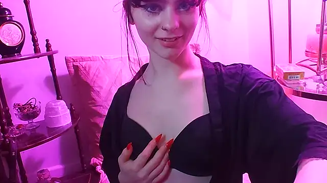 Snapshot of crystalsbaby chatting on January 2025 02:27:02 AM crystalsbaby online show from January 2025 02:27:02 AM