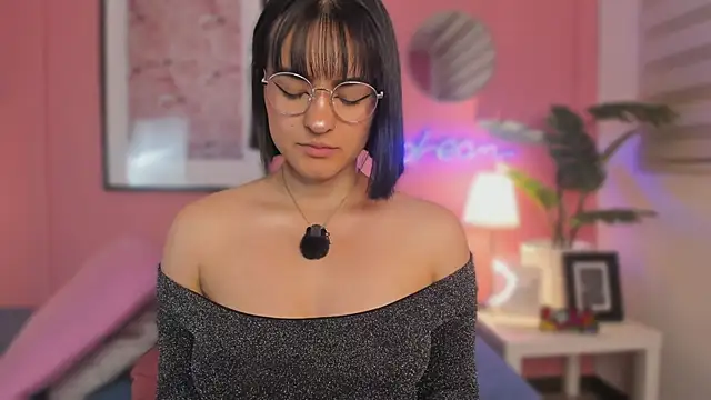 Snapshot of SoySaraa chatting on December 2025 06:19:01 AM SoySaraa online show from December 2025 06:19:01 AM