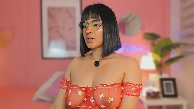 Snapshot of SoySaraa chatting on March 2026 06:08:02 AM SoySaraa online show from March 2026 06:08:02 AM