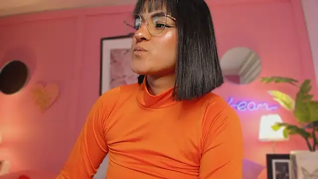 Snapshot of SoySaraa chatting on March 2026 08:19:01 AM SoySaraa online show from March 2026 08:19:01 AM