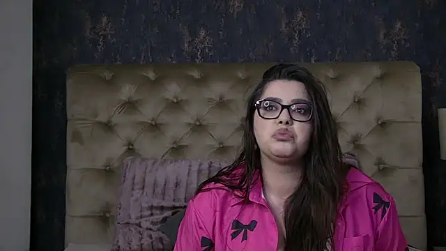 Snapshot of AriaRussell chatting on April 2026 08:39:01 PM AriaRussell online show from April 2026 08:39:01 PM