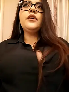 Snapshot of AriaRussell chatting on April 2026 07:28:02 PM AriaRussell online show from April 2026 07:28:02 PM