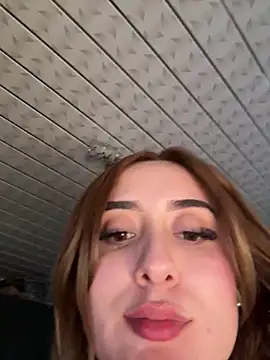 Sam Thompsoon  online show from February 2025 10:31:01 PM