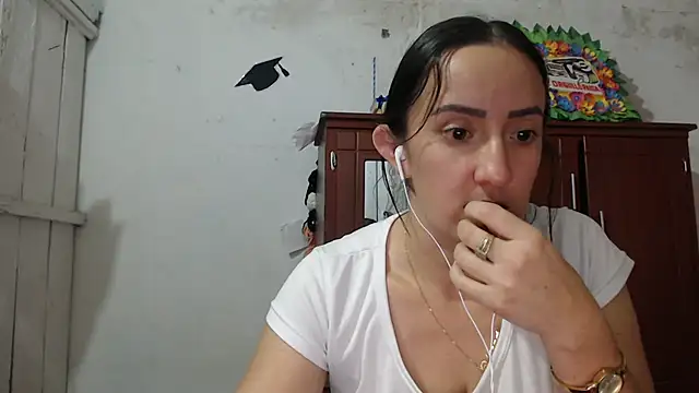 Snapshot of DeepAnal07 chatting on October 2025 03:18:01 PM DeepAnal07 online show from October 2025 03:18:01 PM