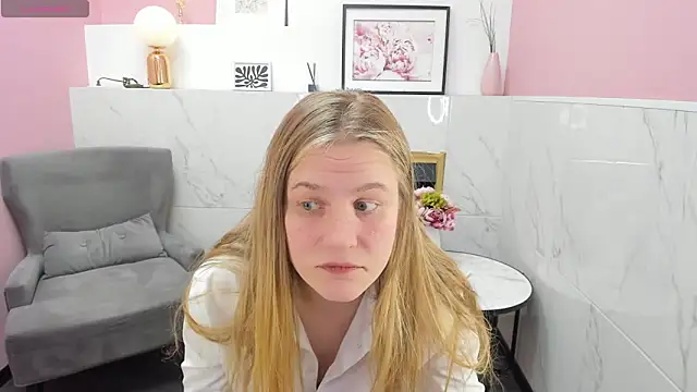 Snapshot of JadeSoft chatting on December 2024 02:52:01 AM JadeSoft online show from December 2024 02:52:01 AM