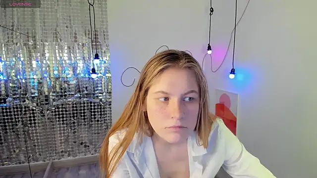 Snapshot of JadeSoft chatting on December 2024 01:33:02 PM JadeSoft online show from December 2024 01:33:02 PM