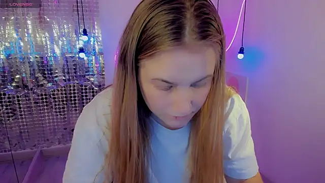 Snapshot of JadeSoft chatting on January 2025 05:44:01 PM JadeSoft online show from January 2025 05:44:01 PM