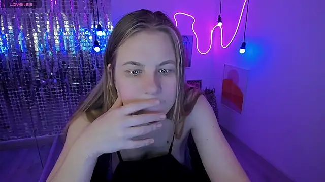 Snapshot of JadeSoft chatting on January 2025 03:09:01 AM JadeSoft online show from January 2025 03:09:01 AM