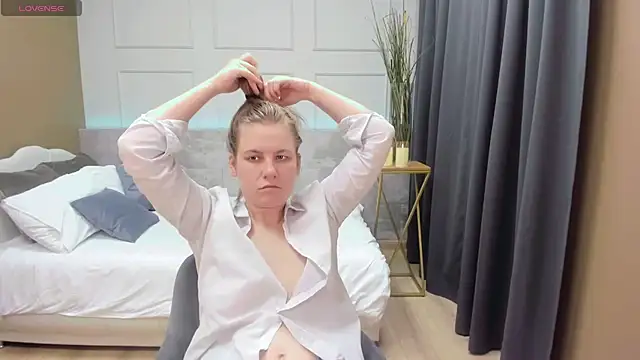 Snapshot of JadeSoft chatting on February 2025 02:47:02 AM JadeSoft online show from February 2025 02:47:02 AM