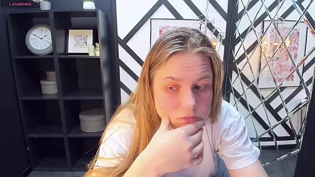 Snapshot of JadeSoft chatting on February 2025 11:34:02 PM JadeSoft online show from February 2025 11:34:02 PM